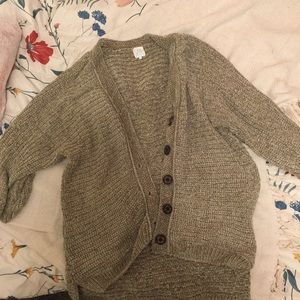 Super soft knitted green sweater